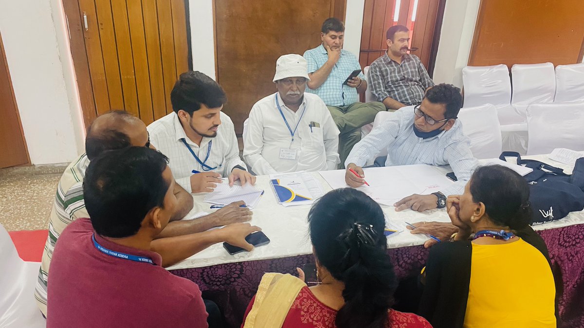 VYKIndia's tweet image. The sessions were addressed by Dr. Harish Vasishth, ED-Credibility Alliance. He also shed light on the problems usually faced in the resource #mobilization process and carried out group activities to help the participants understand the issues through #ProblemTreeAnalysis.