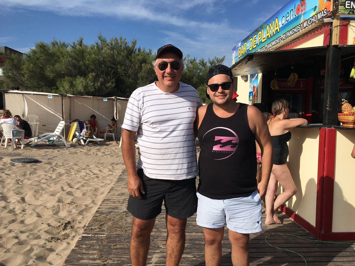 rododeblasi's tweet photo. #voyagesell en el parador 125 de gesell con juanqui de los totoras https://t.co/LyDNLL2KtN