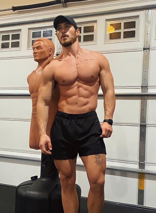 I need a massage 💪🏼 https://t.co/DsTBuc962P