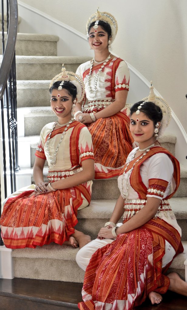 agirlfromodisha's tweet photo. ଆମ ଓଡ଼ିଶା,ଆମ ଓଡିଶି !!
#ଓଡିଶି #odissidance #danceofindia
#classicaldanceofindia #IncredibleIndia 
#Odisha https://t.co/kgSL78eUuH