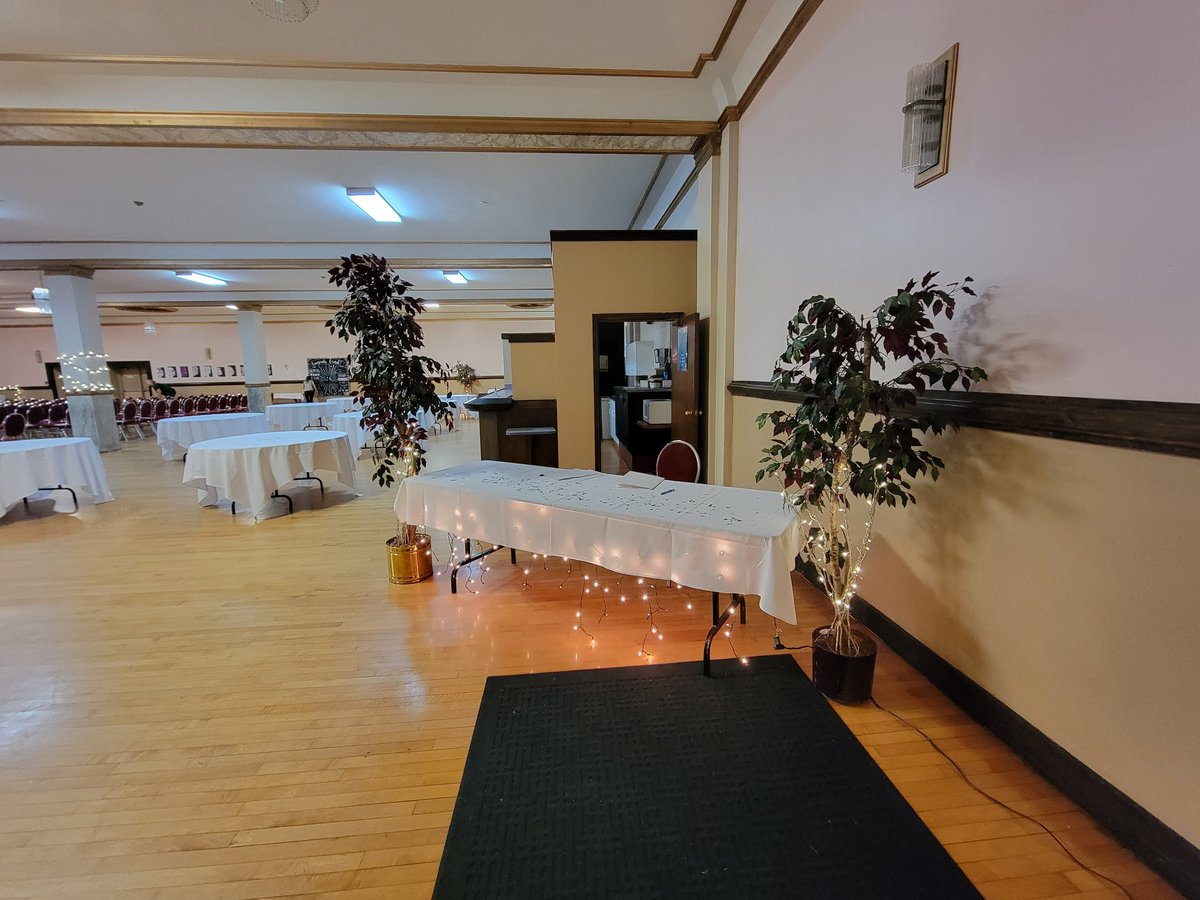 mrd_gecdsb's tweet photo. Sneak Peak at this year's @QVPSVikings Graduation. Looking forward to seeing everyone.#aheadbyacentury #grads2022 #vikings @gecdsb https://t.co/8TTxxOnYXC