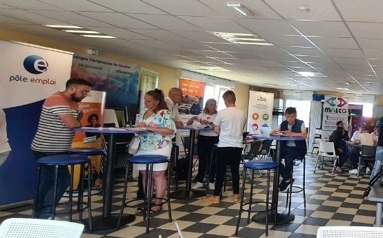 Pole Emploi Boulogne au sein des QPV - Pas de Calais Habitat Outreau. Emploi/Formation. Présentation offre de service #CEJ et #QPV 
@FredericDanel <a href="/Helenepetit3/">Helene Petit</a>
<a href="/PdChabitat/">PasdeCalais habitat</a>
<a href="/ElodyMarcelin/">Elody</a>