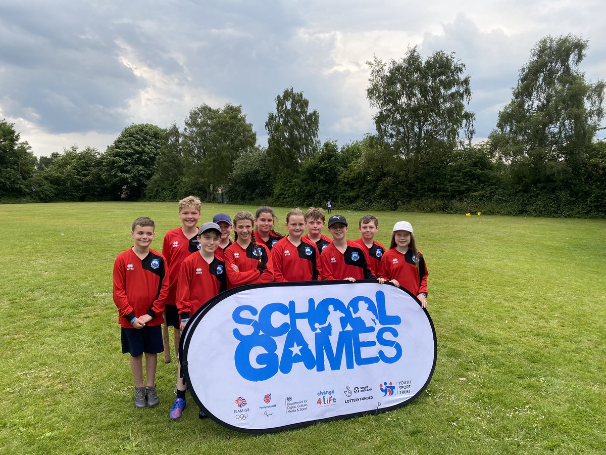 OSJ_Sports's tweet photo. A fantastic effort by both of our rounders teams tonight! Our red team finished joint 3rd and our blue team finished 2nd after an extremely close game to finish the tournament! Well done everyone! Thanks to @newfold and @cathi2122 for organising! https://t.co/rBqBKdgEr9