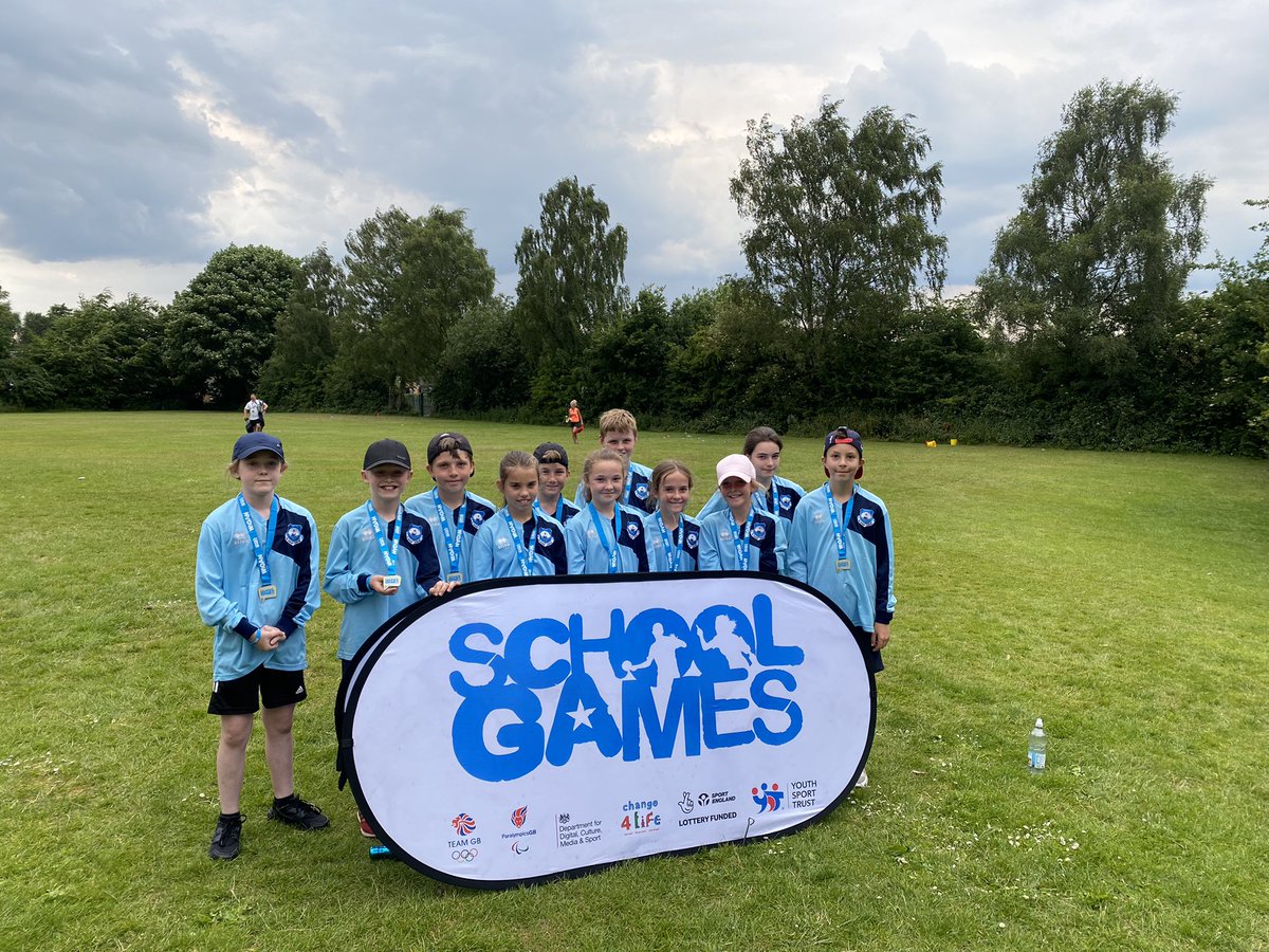 OSJ_Sports's tweet photo. A fantastic effort by both of our rounders teams tonight! Our red team finished joint 3rd and our blue team finished 2nd after an extremely close game to finish the tournament! Well done everyone! Thanks to @newfold and @cathi2122 for organising! https://t.co/rBqBKdgEr9