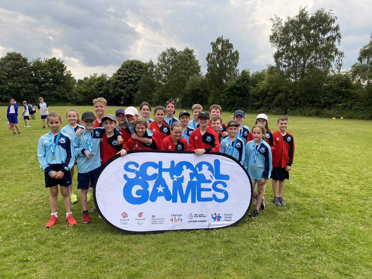OSJ_Sports's tweet photo. A fantastic effort by both of our rounders teams tonight! Our red team finished joint 3rd and our blue team finished 2nd after an extremely close game to finish the tournament! Well done everyone! Thanks to @newfold and @cathi2122 for organising! https://t.co/rBqBKdgEr9