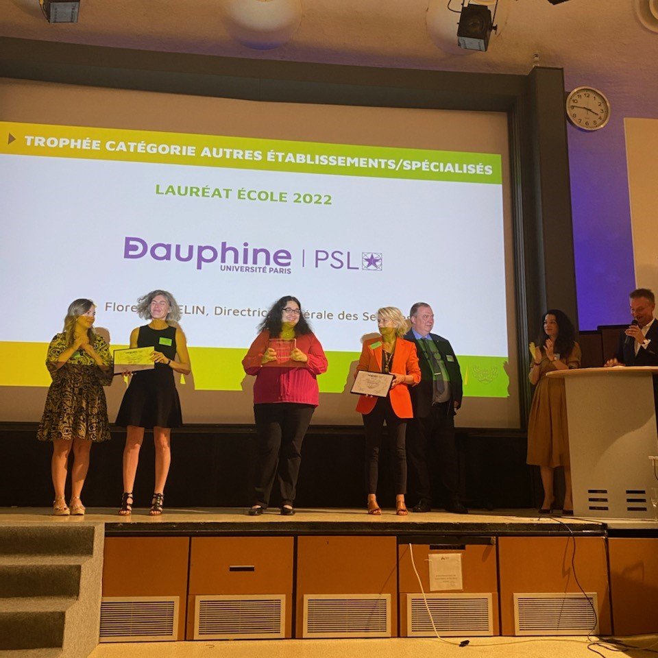 🏆Trophée Agires-Synergie
Félicitations à <a href="/Paris_Dauphine/">Université Paris Dauphine - PSL</a> 👏

Pour son trophée - Meilleures relations entreprises – catégorie universités/autres établissements/spécialités ✨

👉Remis à Florence Gelin, Responsable du développement des partenariats entreprises