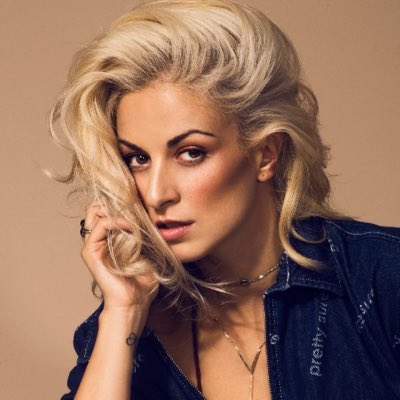 JanoEscape's tweet photo. La ganadora de Drag Race España https://t.co/6oRmsbLDjf