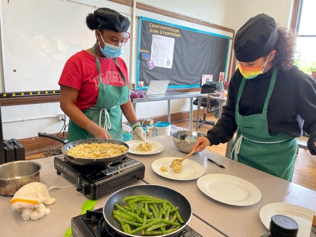 achievement1st's tweet photo. Welcome to AF Expeditions✨! Here, students receive real-world exposure to potential careers👩🏾‍💻 &amp; demonstrate all of their creations, performances🎭, &amp; new skills!✍️🏾🎒💙 #AFSchools #Students #Summer

Click here to read all about AF's Expeditions Program: https://t.co/6VxxJStTXx https://t.co/qCU1p4TwhF