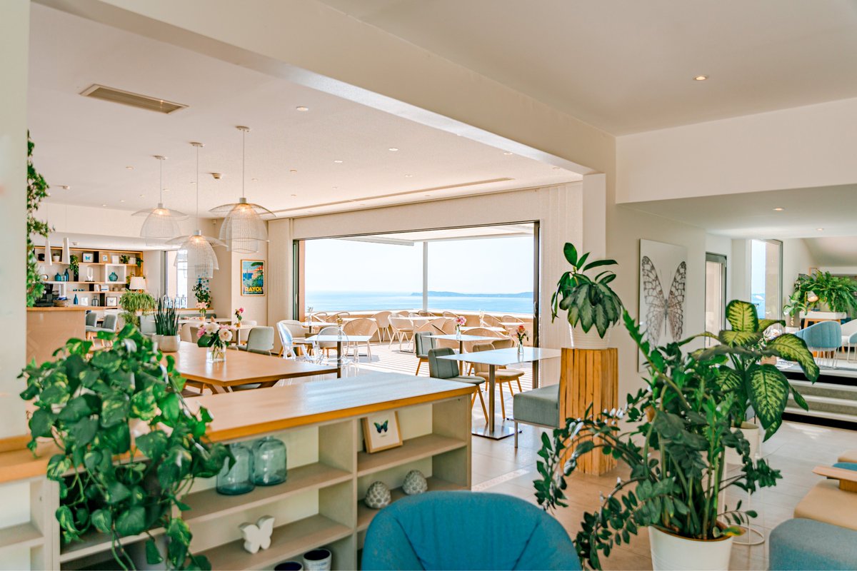 lavilladouce's tweet photo. Prenez une petite pause pour admirer la mer depuis le Club Papillon #hotel #lavilladouce https://t.co/uTgMQoimVP