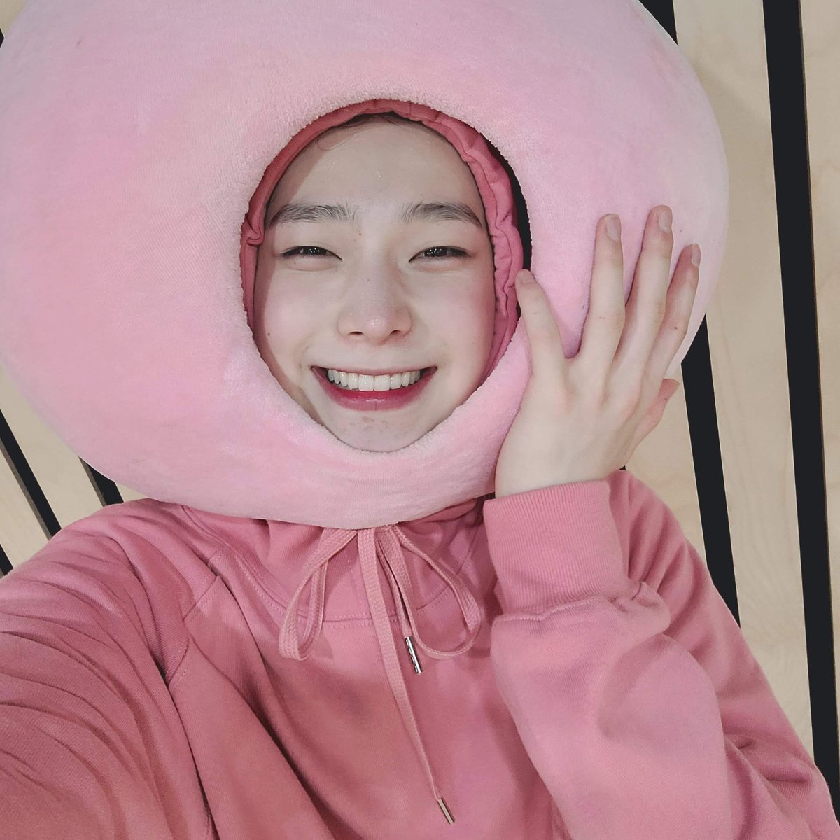 luvjakewon's tweet photo. happy birthday, sunoo ‹𝟹

#OurBrightestStarSunoo
#햇살같은선우의_스무번째여름
#ENHYPEN 
@ENHYPEN_members https://t.co/nbOOxlgkX9