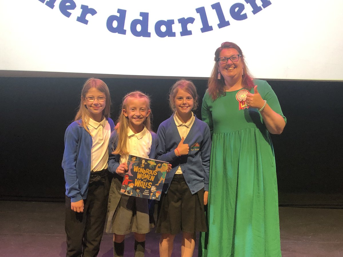 MosesLeanne's tweet photo. Thank you to Medi Jones-Jackson for a wonderful workshop too. We loved learning about ‘Wonderous Women of Wales’ 🏴󠁧󠁢󠁷󠁬󠁳󠁿 https://t.co/GDNsSIoiOc