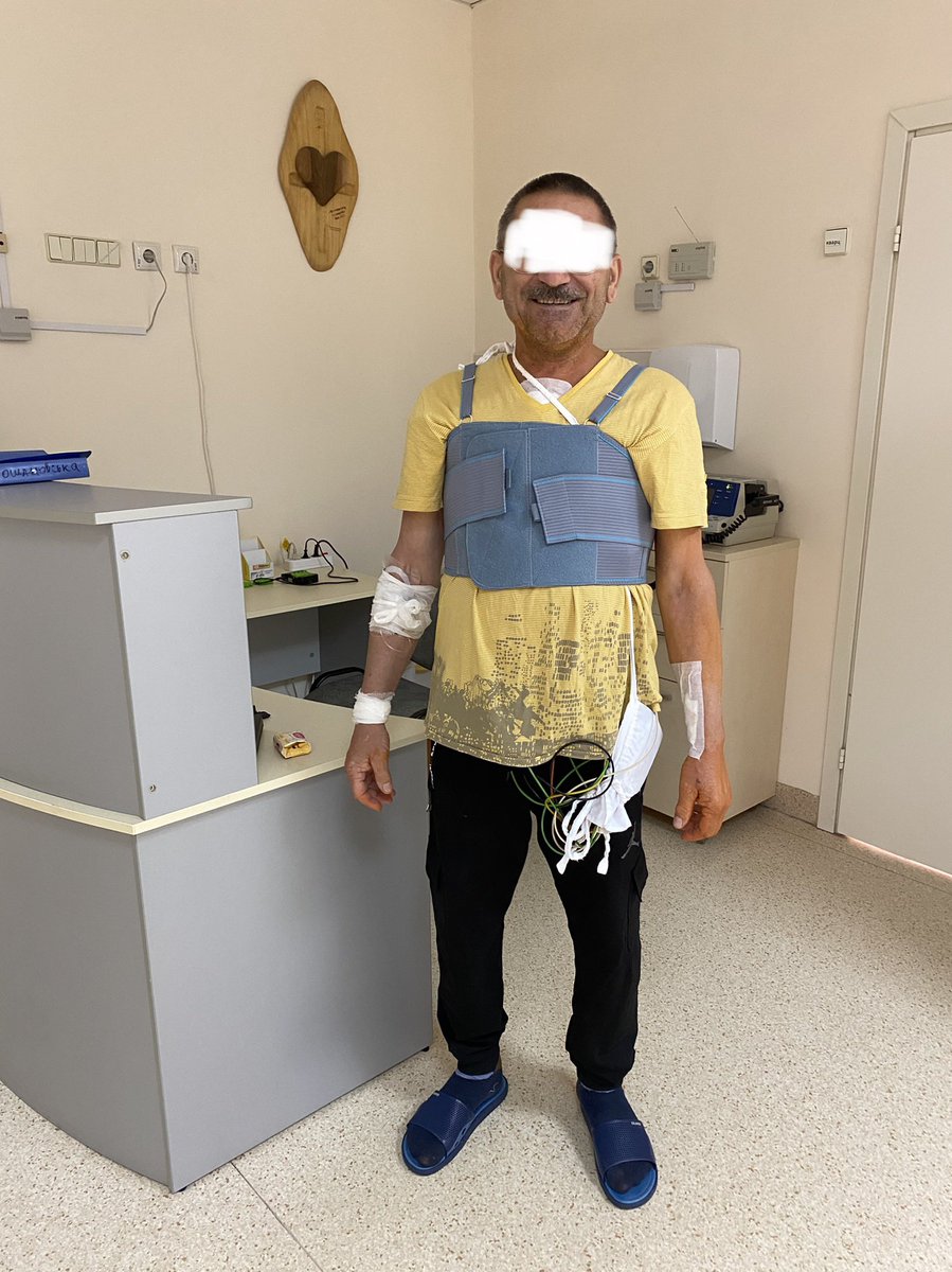 KrisRehab1's tweet photo. Patient after #cardiacsurgery on the 1st day and on the 2nd postoperative day.  Walking around the surgery department.👍🏻
@santisaavedra08 @luis_guerrero1 #everyBODYmoves #physiotherapy https://t.co/VagD0WdjkE