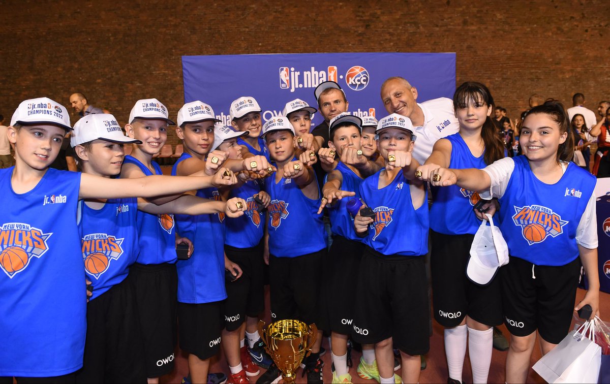 JrNBAKSS's tweet photo. #1 💍 @nyknicks Majka Jugovića Bg
#2 🥈 @BrooklynNets Djura Daničić NS
#3 🥉 @ATLHawks Danilo Kiš Bg
#4 🏅 @hornets 2.oktobar Zr https://t.co/T0jkEfRiuC