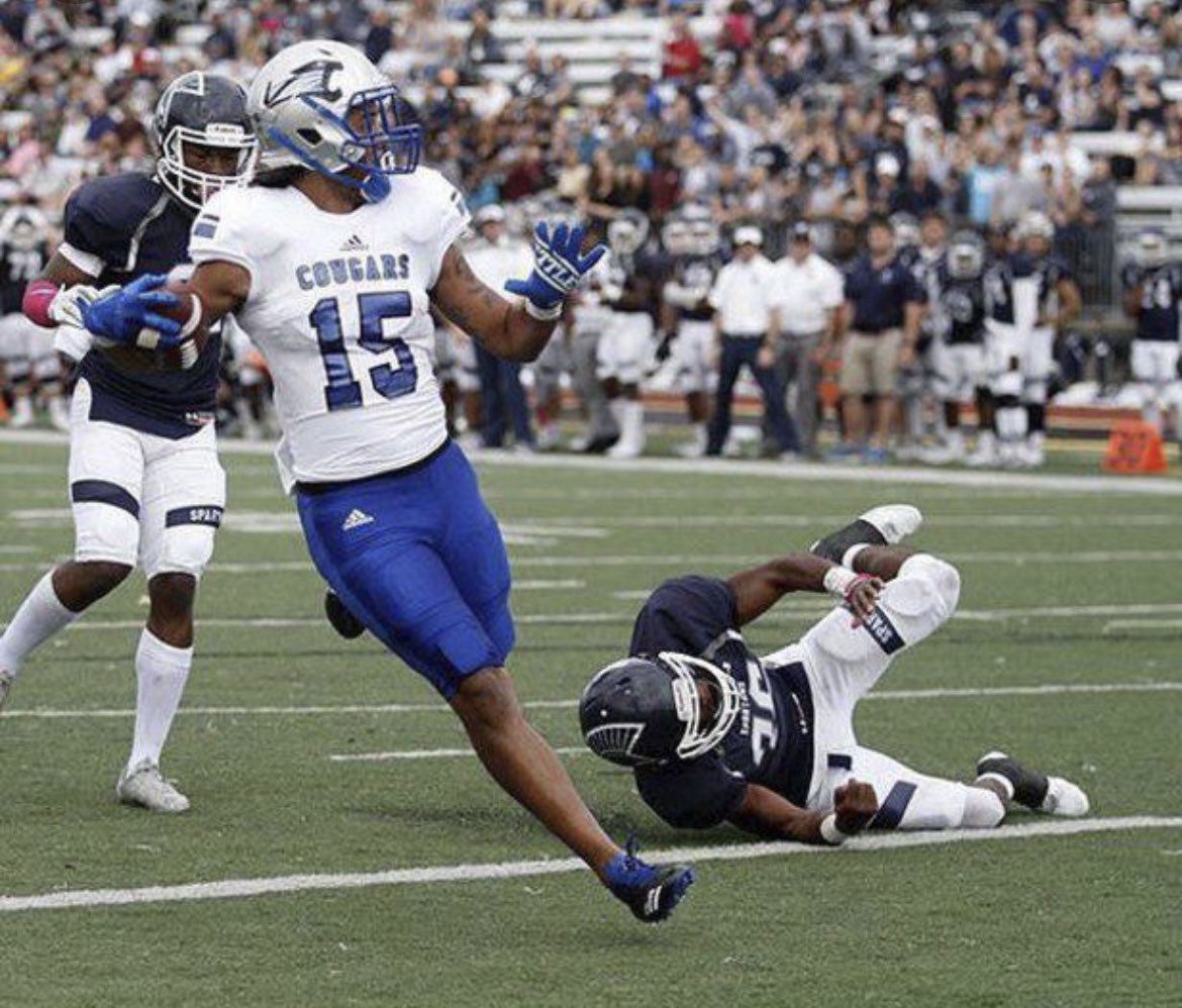 Fredrick_Retic_'s tweet photo. After a great visit i’m beyond blessed to receive a offer from @USF_Football 🔵⚪️
@CoachMillyRock @mhspiratefball @IndyWeOutHere https://t.co/KdZhsptqSg