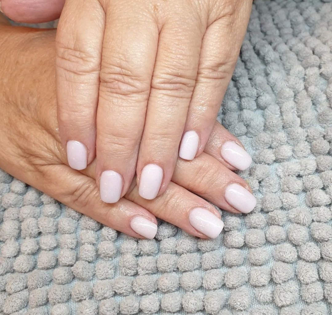 moalusi_tebogo's tweet photo. @euphraxiia Meanwhile we charge from R 300 gel or acrylic, neat salon 📍Garsfontein https://t.co/hLmwOpA55a