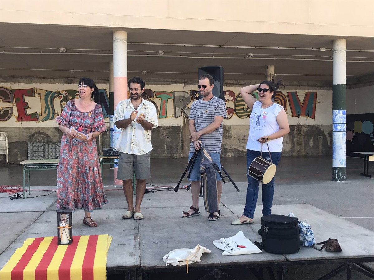 La flama de la llengua arriba a Bunyola #FLAMACANIGO22 De muntanya a muntanyes passant per planes, rius i mars. Facem viure sempre la FLAMA!!!