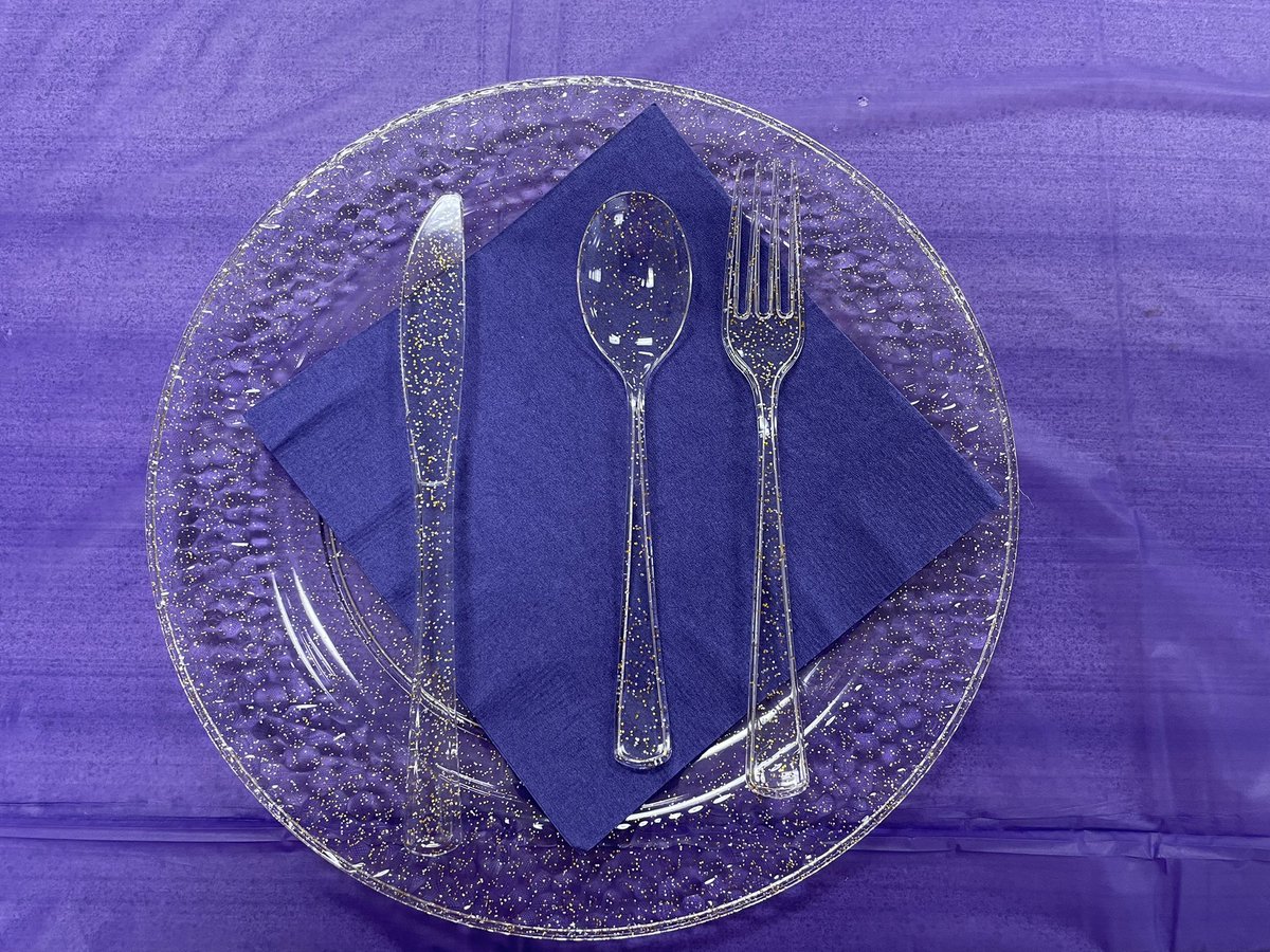 msbeckysclass's tweet photo. The table is set for a ROYAL feast! These hard working rising third graders have been royal students during Eagle Camp these last 4 weeks! @ChesterCountySS #EagleCamp2022 https://t.co/6bqvuecnw4