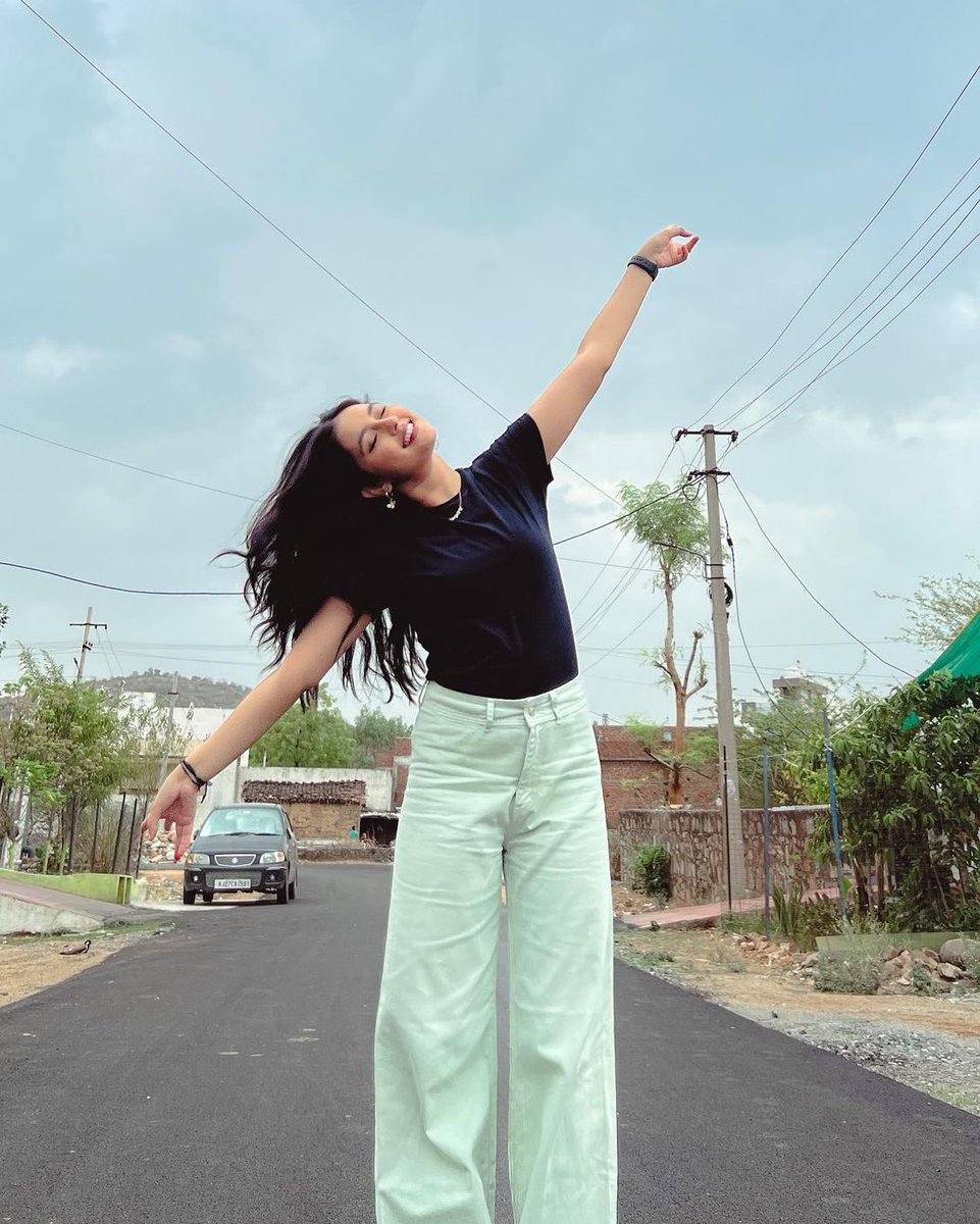 ShivPOnline's tweet photo. Fofa! 💗

📷| Shivani via Instagram: "Dias Felizes🌈" https://t.co/vHFF1FLcik