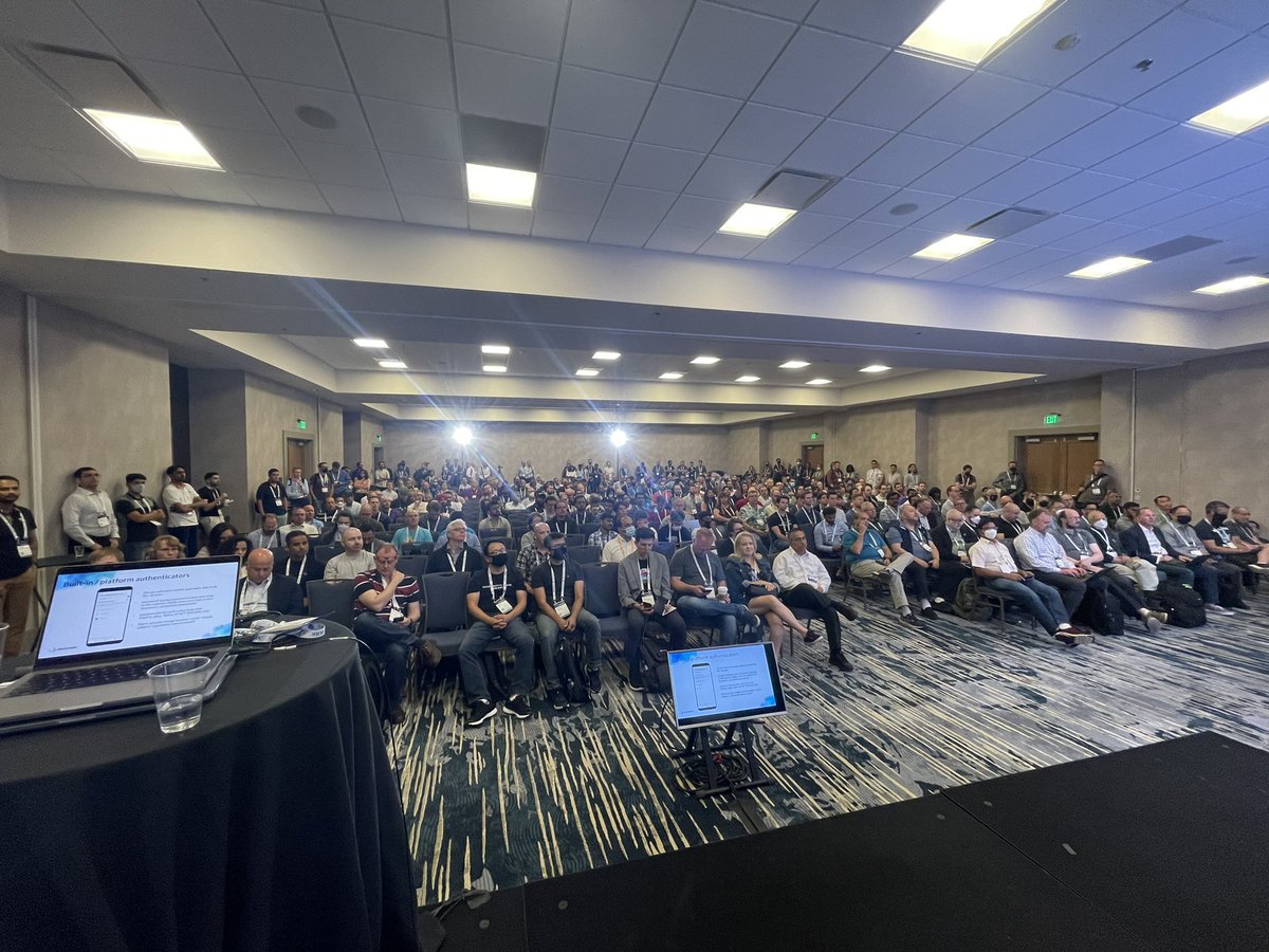 christiaanbrand's tweet photo. Standing room only @Identiverse for #passkey session. https://t.co/i1hrIv7tbH