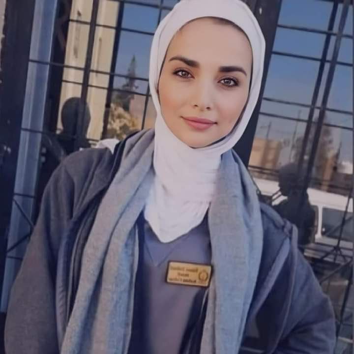 Reema8yousef's tweet photo. أمس انذبحت بنت في مصر لأنها رفضت شاب تقدم لها حطوا السبب ان البنت " غير محجبه" طيب اليوم انقتلت بنت في الأردن " محجبه" وش التبرير هالمره.؟ 

القتل والتحرش لا مُبرر لهم وصانعي المُبررات لايقلون جرماً عن القاتل ذاته. 

#نيرة_أشرف #إعدام_قاتل_التطبيقيه https://t.co/kECEUEyShg