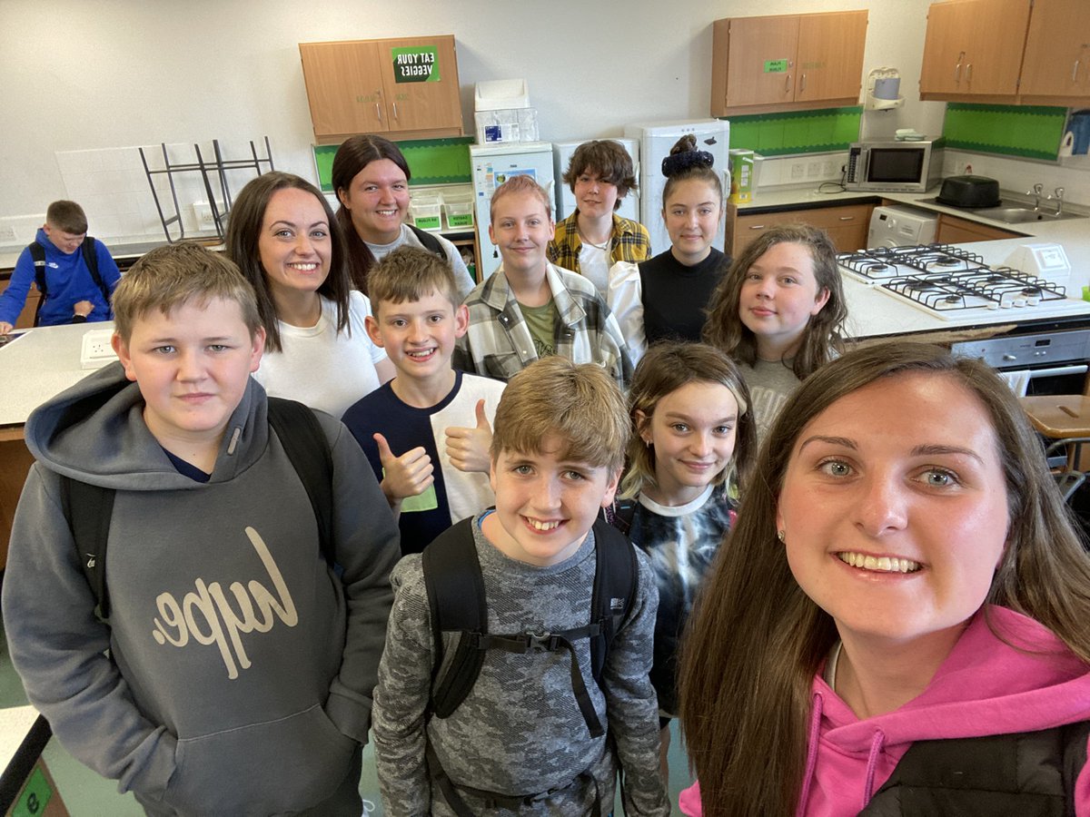 MissKingPE13's tweet photo. This morning we said goodbye to @MissMurphyMods at the Breakfast Club🥐🍌 We will miss your amazing hot chocolates but we wish you all the best for your new job in Spain🇪🇸🇪🇸 https://t.co/mZ7TpRLypq