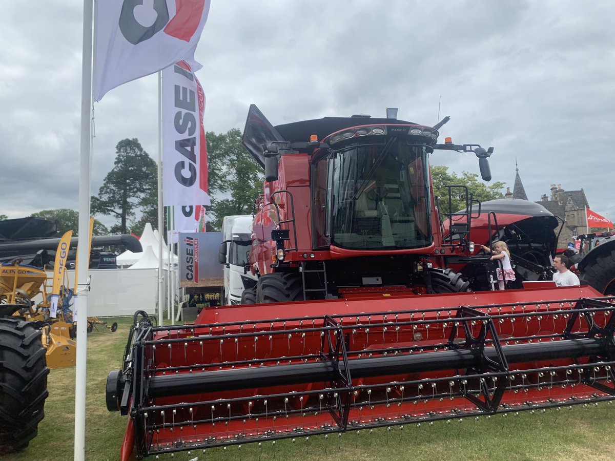 ElginAcHE's tweet photo. Very informative stalls at the show today🚜🌾🍎🍇🍉🍑🍊🍓🍏🍐🥝♻️♻️ @ScotlandRHShow #Sustainability #farming #healthyeating @ElginAcPupilSup https://t.co/zNxqe57rUZ