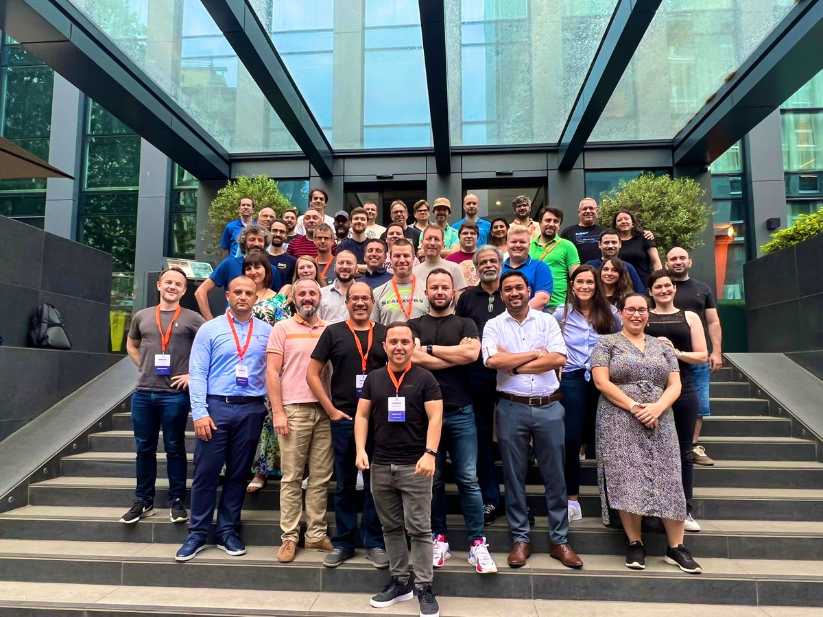 AWS heros EMEA summit ☺️ Imposible to tag everyone 💗 so many.