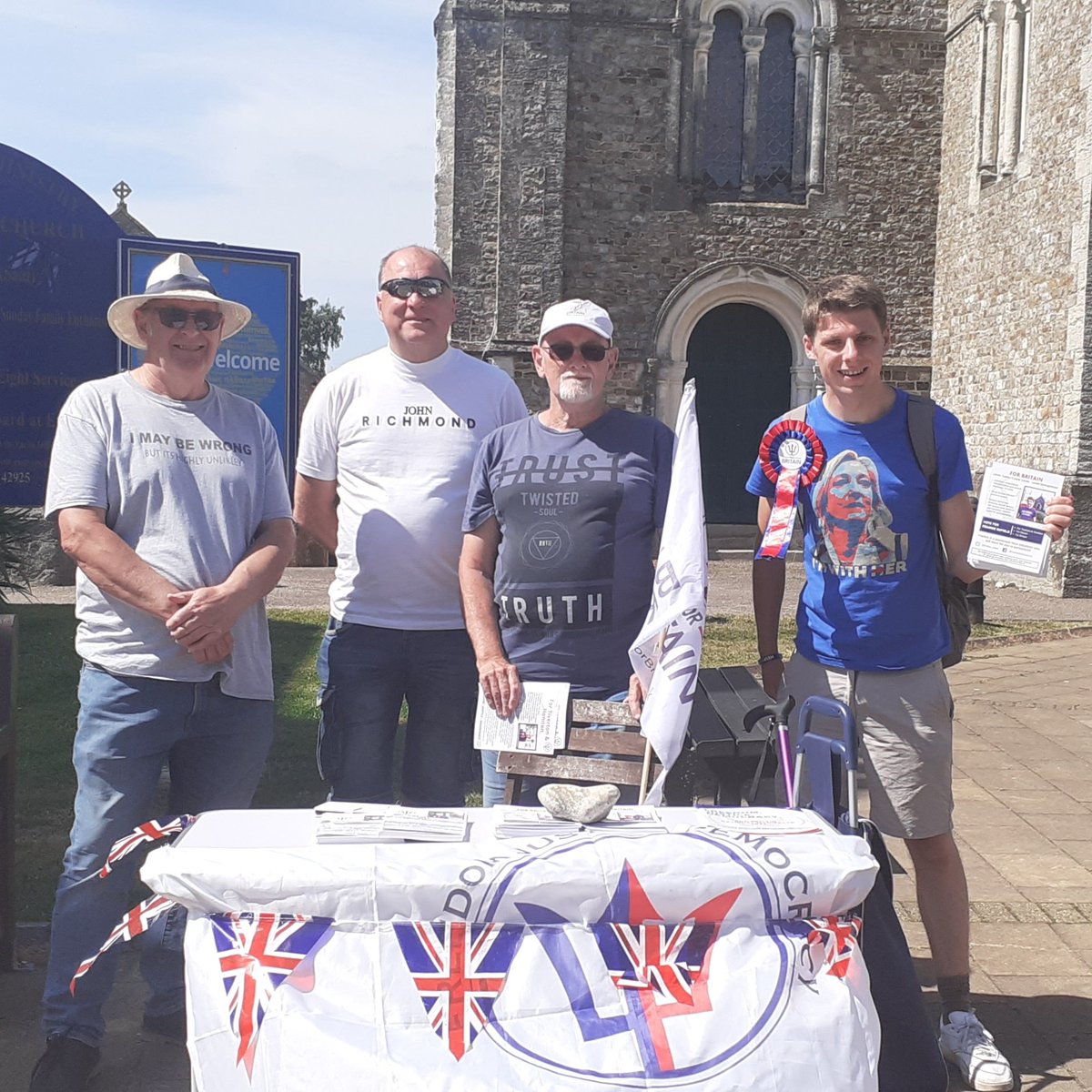 frankie_rufolo's tweet photo. I would like to say a huge personal thank you to everyone who helped me on the campaign trail in Tiverton and Honiton, my first run for parliament! Hopefully we'll get a good result today! #tivertonandhoniton #VoteForBritain https://t.co/EbNYunvTEd
