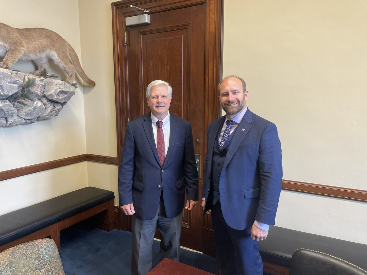 certifiedfunPT's tweet photo. Thank you Senator John Hoeven for your support and cosponsoring S3018.  Your efforts will improve timely access to physical therapy services for seniors and Medicare constituents in ND. #PTadvocacy #APTA https://t.co/IozBtRImPD