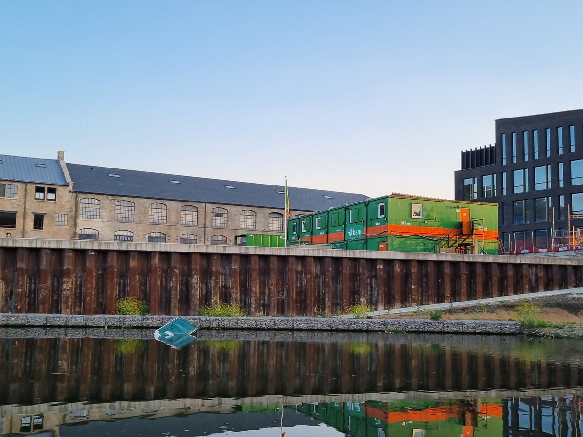MeganJR_'s tweet photo. On Tuesday I saw #BrownTrout #Perch and an #Eel in a stunning pool on the #RiverPiddle and thought there's hope for our rivers yet. On Wednesday during my run through Bath I saw a portaloo had fallen into the #RiverAvon. The contrast speaks volumes. A sad time for urban rivers π https://t.co/AAFBB8JBOC