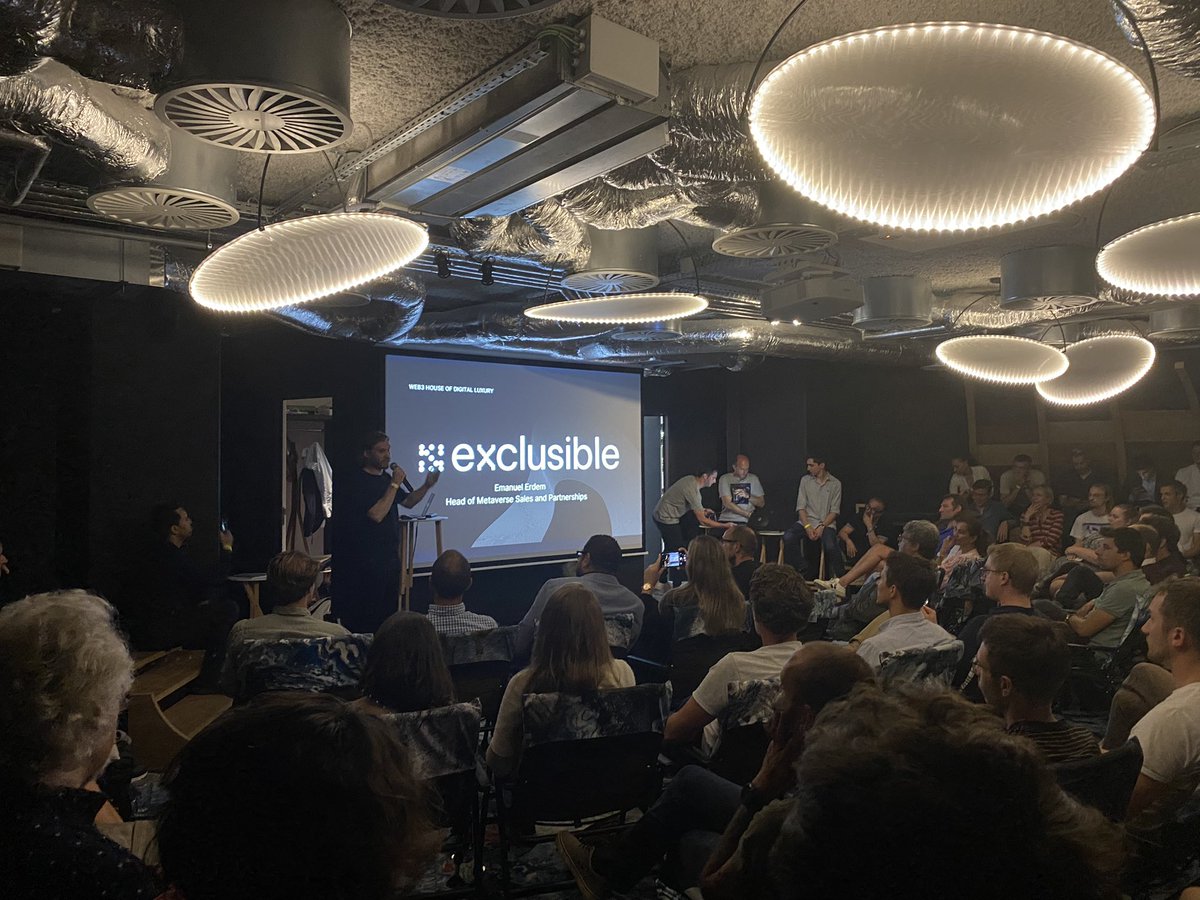 Place désormais à la présentation de <a href="/exclusible/">Exclusible</a> avec <a href="/EmanuelErdem/">Emanuel Erdem</a> 🚀
