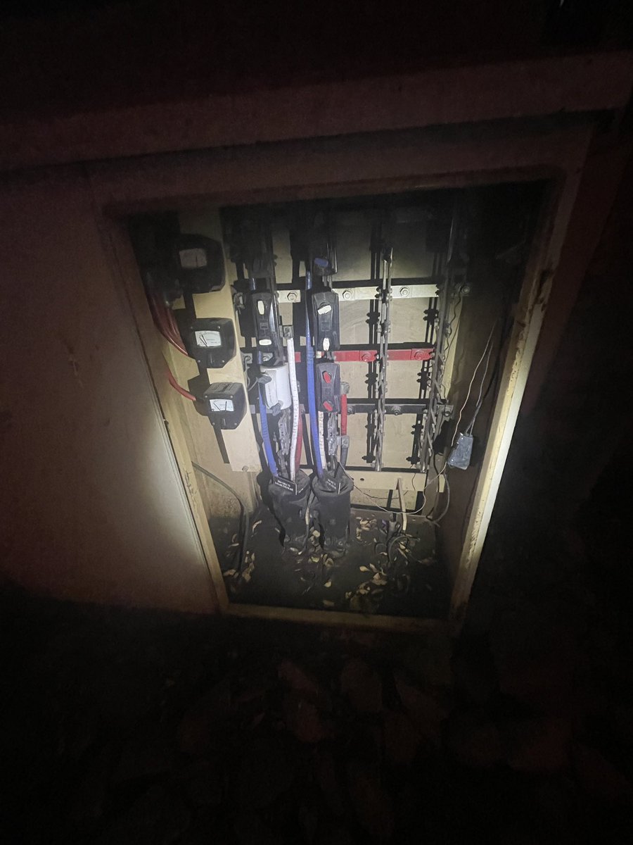 MattWatermeyer's tweet photo. @CityPowerJhb how many times must this be reported before you do something? It’s right near a school. Ref:cpweb 3443933 https://t.co/sUIeUWDUru