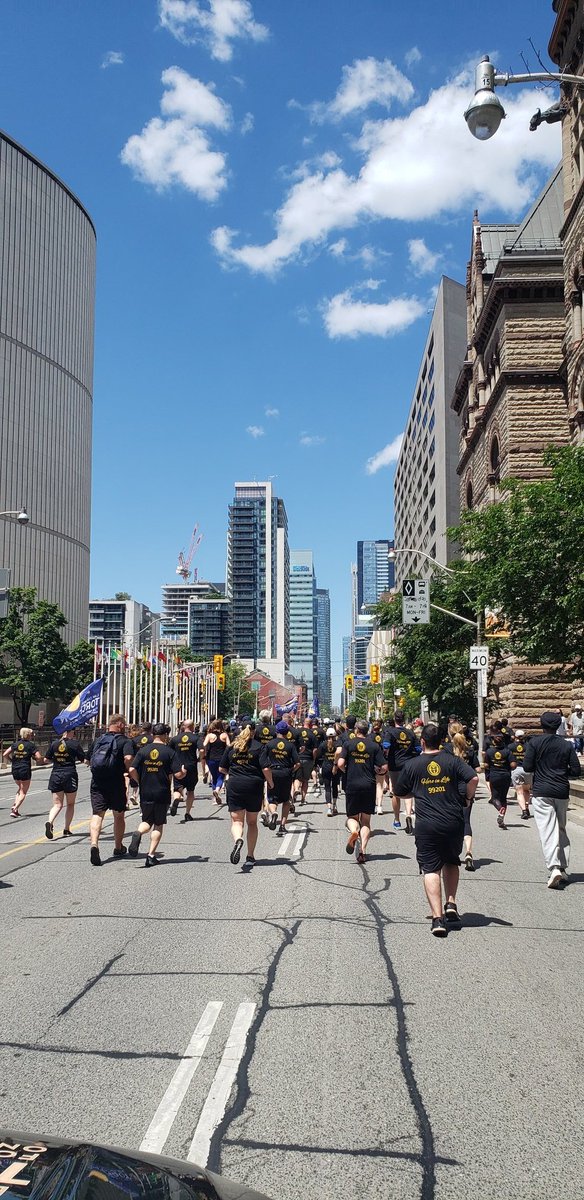 SOOntario's tweet photo. The Torch Run is on! #TorchRunTO @LETRToronto @torchrunontario @TorontoPolice https://t.co/bHsuNWMSgc