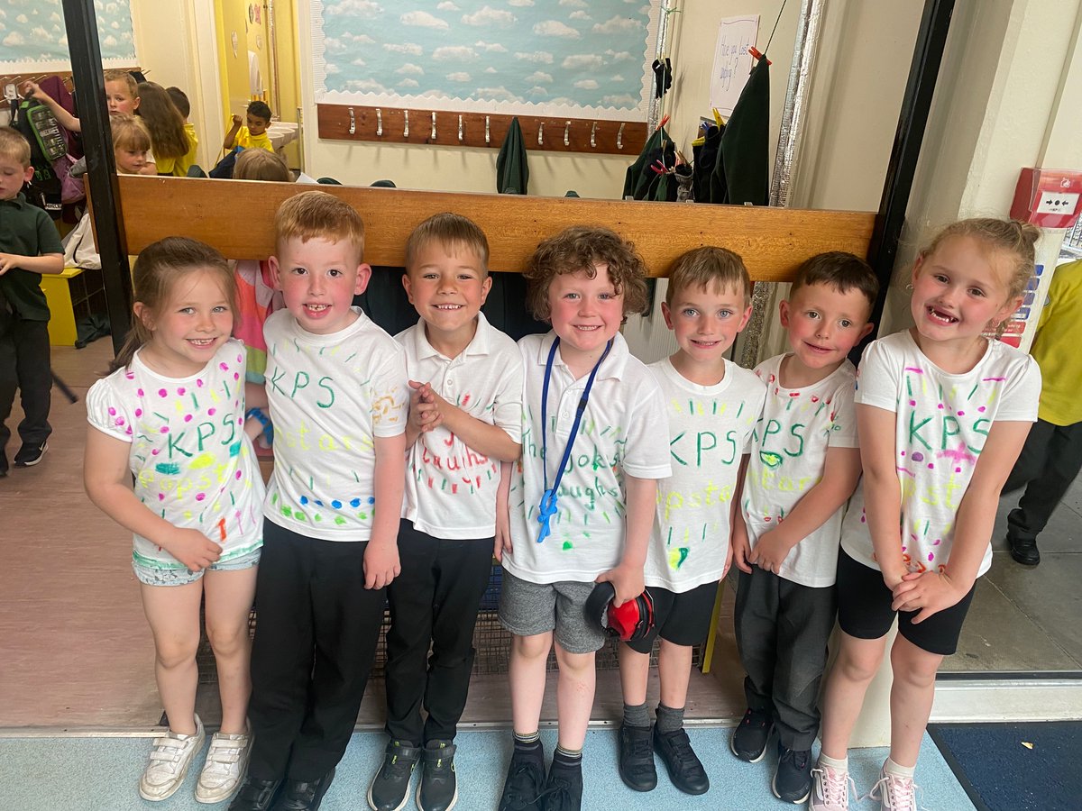 MissMuirKPS's tweet photo. Our confident Primary 1s performing at our K-Factor today. You made me and your classmates so proud! Well done ⭐️ @KnightsridgePr1 https://t.co/Za6Rx7IsHe