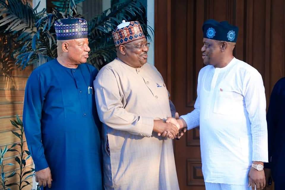 ShettimaYusuf's tweet photo. Wike is now dressing like Tinubu 💪💪💪 #BAT23 #Tinubu #TINUBU2023 #wike https://t.co/8T3v8GvVbF