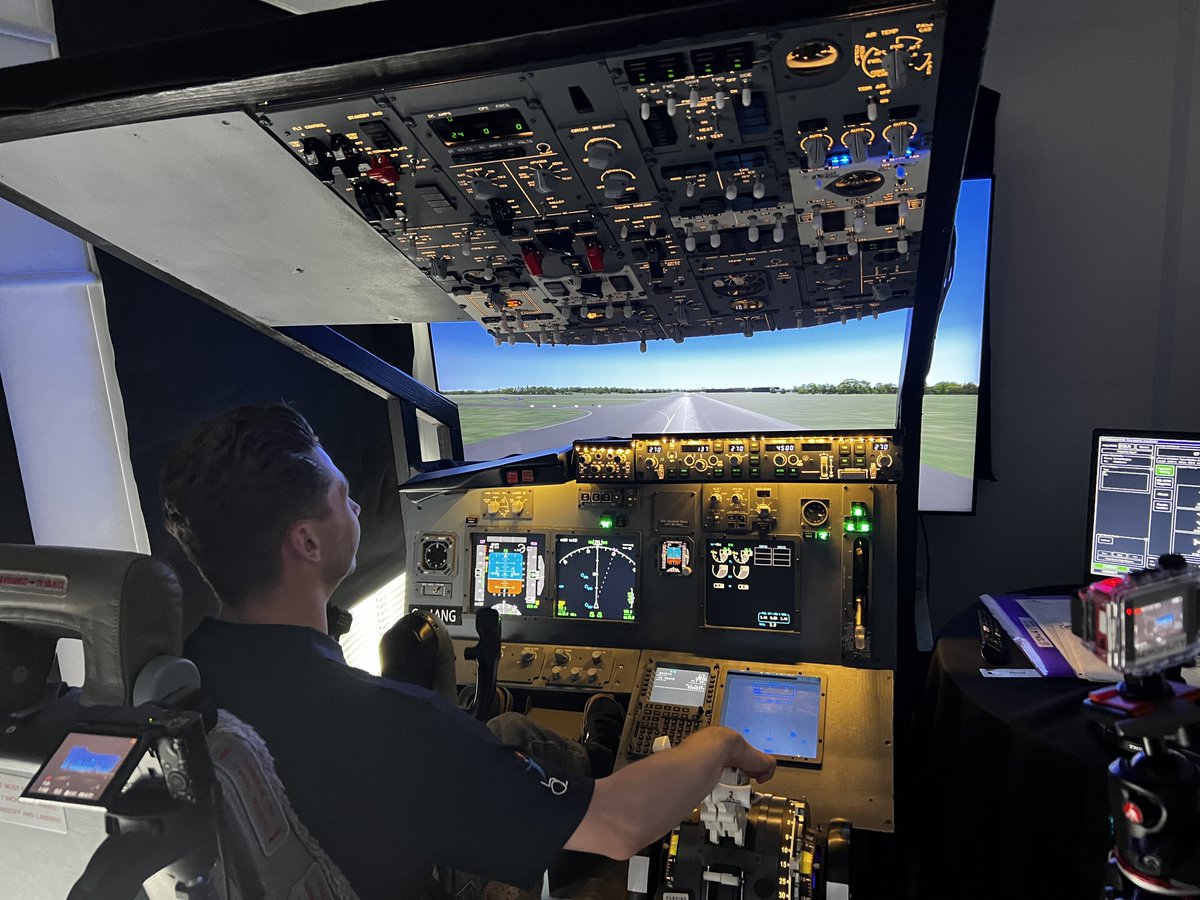Aerobility's tweet photo. Just slightly further down the carpark from us at Blackbushe Airport is SEMET Aviation / Airline Experience.
Can Harvey complete a full Aerobatic Loop in a Boeing 737? Let’s find out…
https://t.co/YoCep7vDRD
#youtube #aerobility #semetaviation #simulatorchallenge https://t.co/PfjuycQMBW