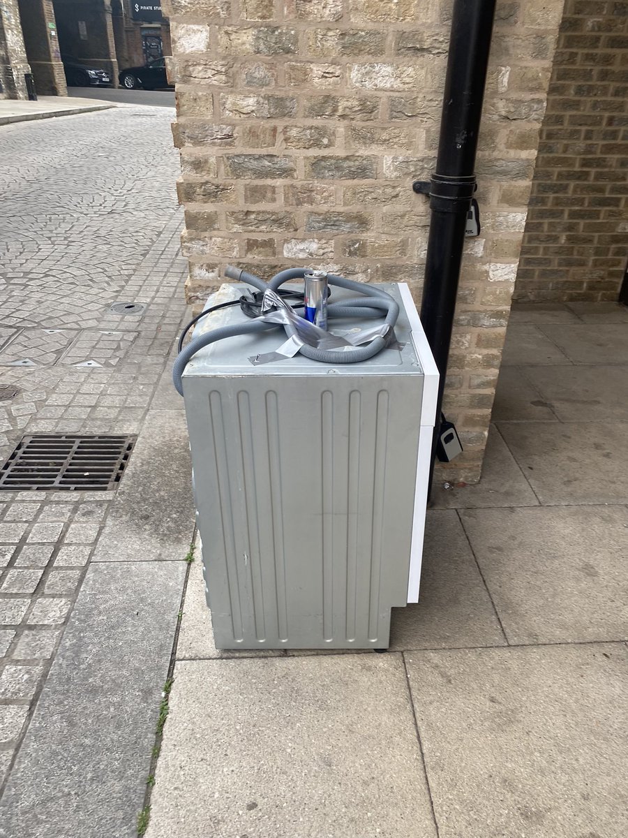 MillerJodie's tweet photo. @RBKC #flytipping #locktonstreet @PeabodyLDN  @helloPeabody  blocking our fire exit and entrance! https://t.co/o3XLIo58ya