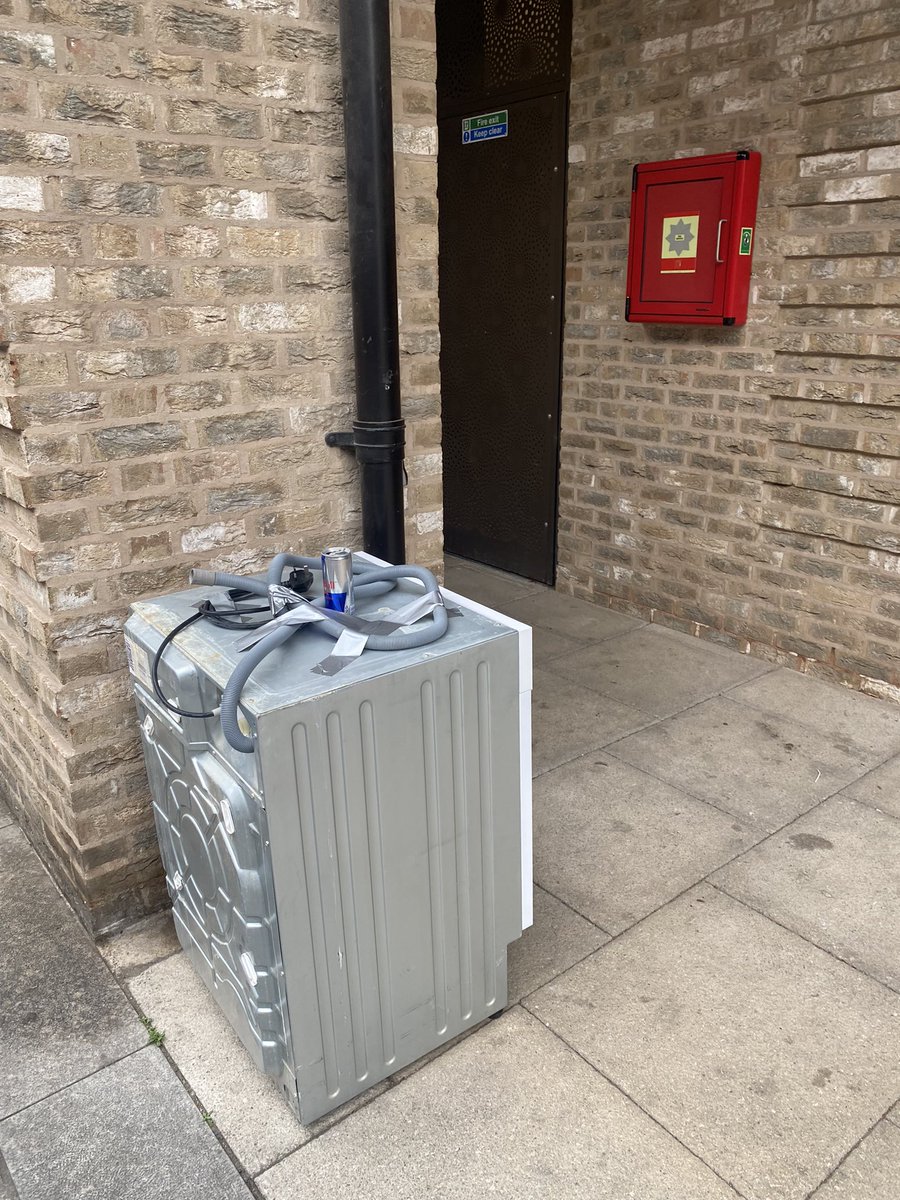 MillerJodie's tweet photo. @RBKC #flytipping #locktonstreet @PeabodyLDN  @helloPeabody  blocking our fire exit and entrance! https://t.co/o3XLIo58ya
