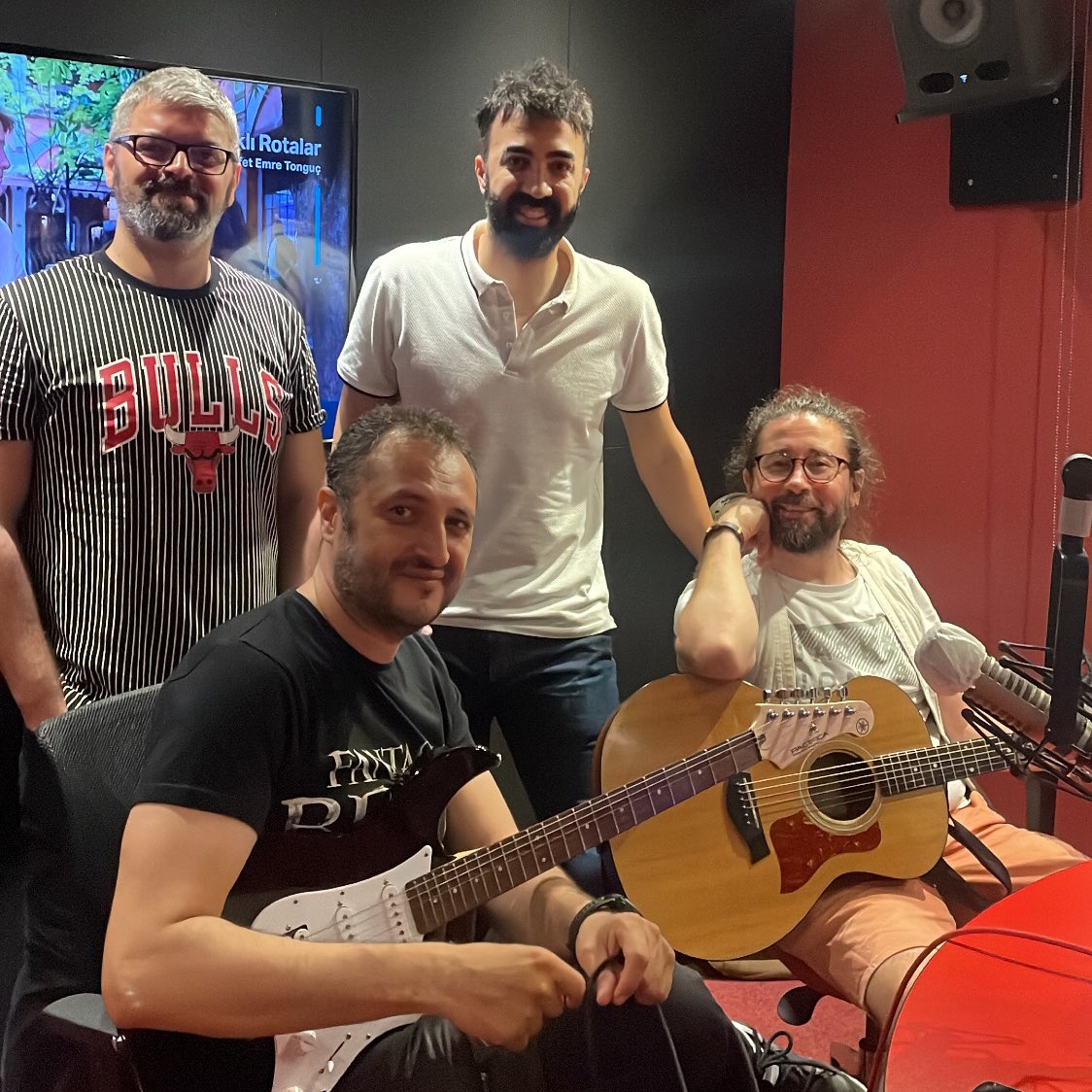 Başlıyoruz🎶 
<a href="/Efla_tun/">Eflatun Official</a> <a href="/tanzergumus/">ömerg</a> <a href="/MertCanga/">Mert Çanga</a> <a href="/SuatGnd/">Suat Gnd</a> <a href="/kafaradyo/">Kafa Radyo</a>