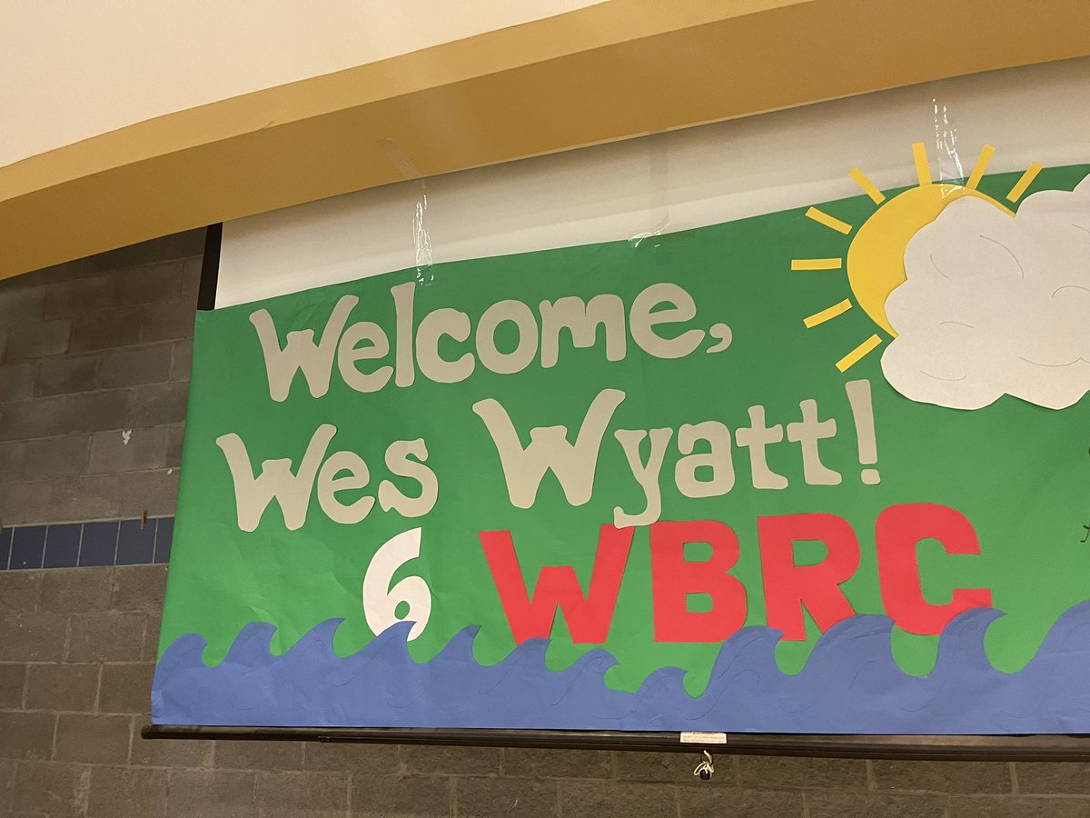 weswyattweather's tweet photo. Had a blast singing some of my weather songs with the students at Arcadia Elementary School in Tuscaloosa! Big thank you to the teachers and students for the invite #alwx @WBRCnews https://t.co/KYqO5XtnAY