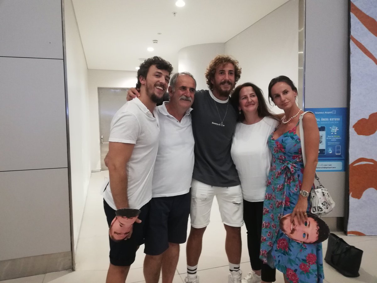 Berkan'ımız çok mutlu herkese çok selamı var 💙