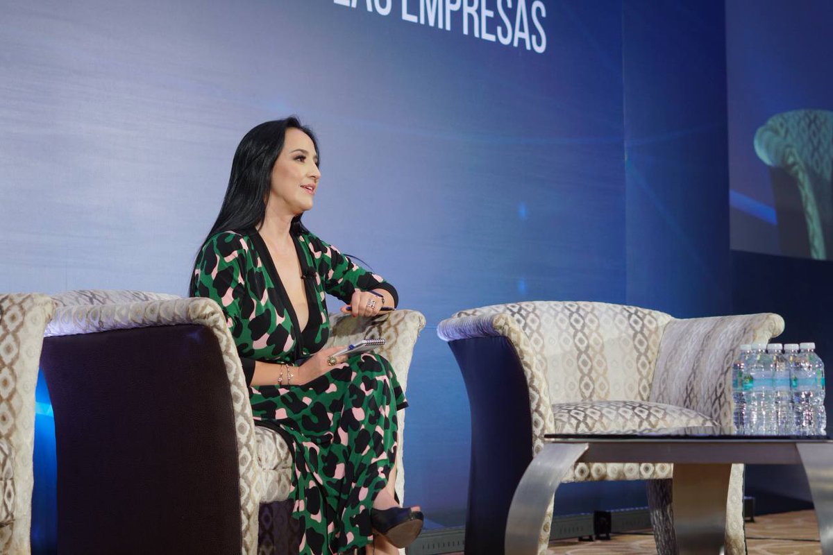 IMEF_CDMX's tweet photo. Una constructiva conferencia: Factores críticos para un emprendimiento de éxito con @JuanaSohin - Fundadora, CEO y Presidenta de Grupo @Sohin_mx y Presidenta del Consejo Directivo de la @ASEM_Socios
@IMEFOficial #SimposiumIMEF https://t.co/BdekaGpfCv