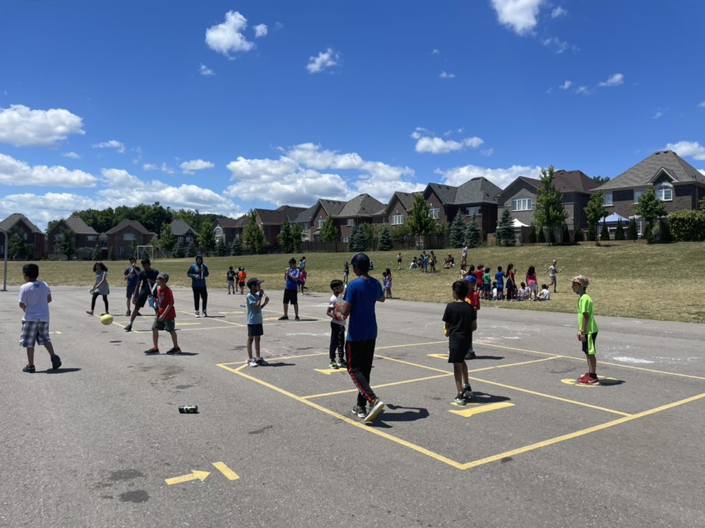 Whaley's Corners PS (@whaleyscorners) on Twitter photo Big thank you to the Grade 7 & 8s for an amazing primary play day! <a href="/WhaleysCorners/">Whaley's Corners PS</a> <a href="/PeelSchools/">Peel District School Board</a> #CycloneSTRONG Big thank you to the Grade 7 & 8s for an amazing primary play day! <a href="/WhaleysCorners/">Whaley's Corners PS</a> <a href="/PeelSchools/">Peel District School Board</a> #CycloneSTRONG