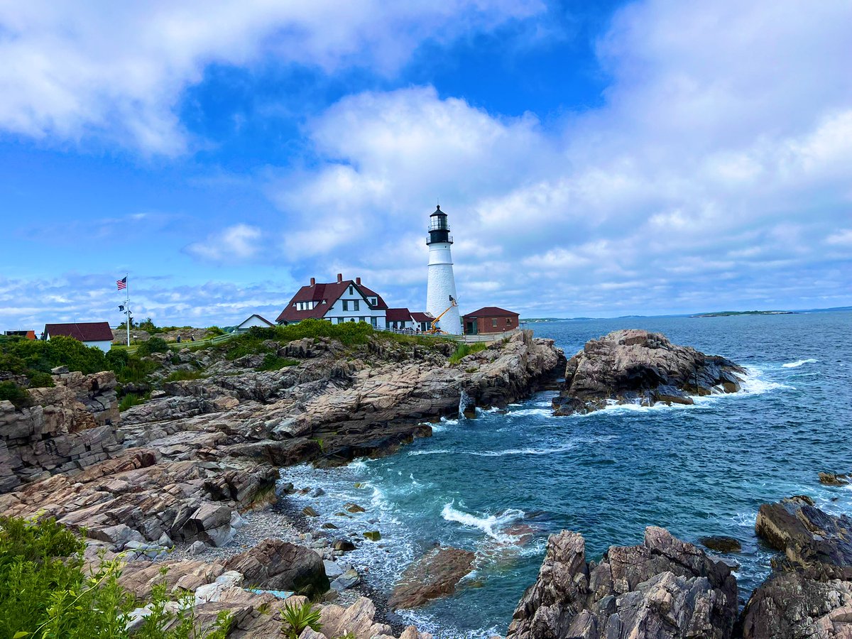 regiadecorazon's tweet image. This place is beautiful. 
#capeelizabeth #lighthead #traveling