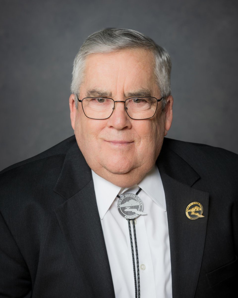 TownofQC's tweet photo. It is with deep sadness that we share the passing of Queen Creek Mayor Gail Barney. Mayor Barney dedicated his life to service, his family, and the success of the Queen Creek community.

More information is available on our website. https://t.co/M1In4cBsGW https://t.co/ve6qZbmfO7