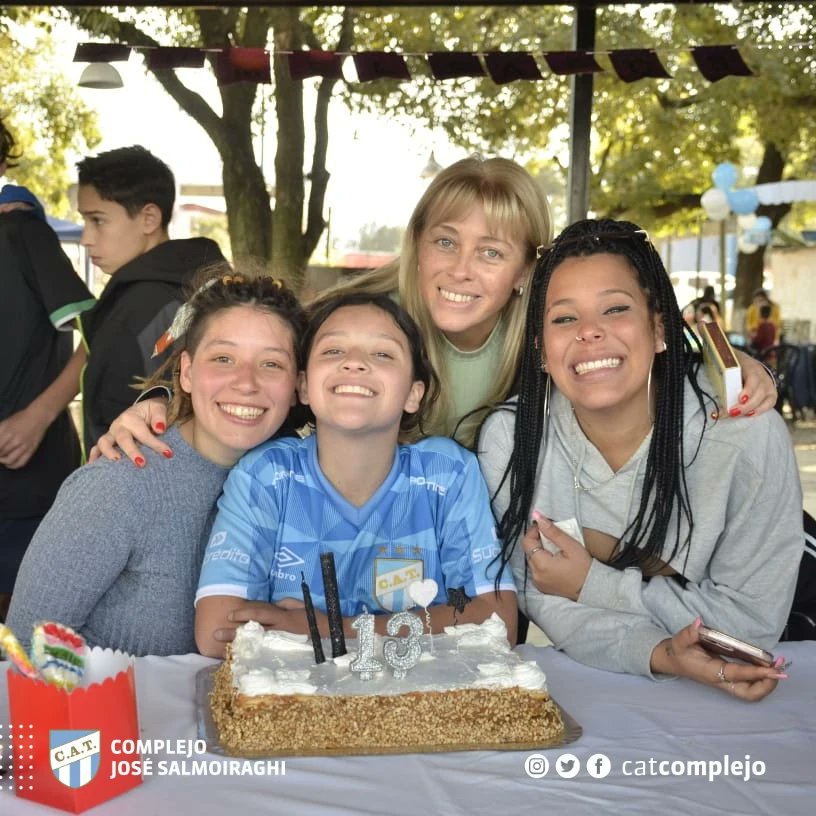 catcomplejo's tweet photo. #Institucional 

Porque no todo es deporte en nuestro Complejo, también contamos con el quincho y los asadores en dónde podés celebrar en familia, con amigos. 

Para más información 
381 350-7733

#VamosDecano💪💙🤍 https://t.co/1Ksfxgx3RL