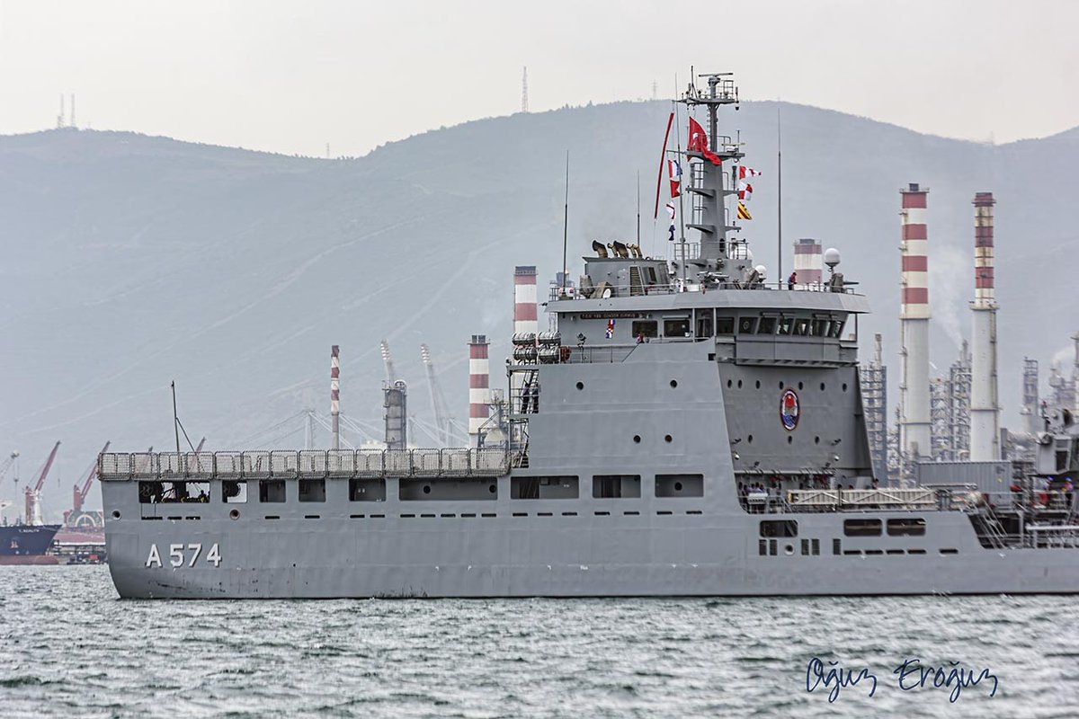OguzEroguz1's tweet photo. #TurkishNavy's logistic support ship #TCGYzbGüngörDurmuş #A574 https://t.co/zw4aT1drcW