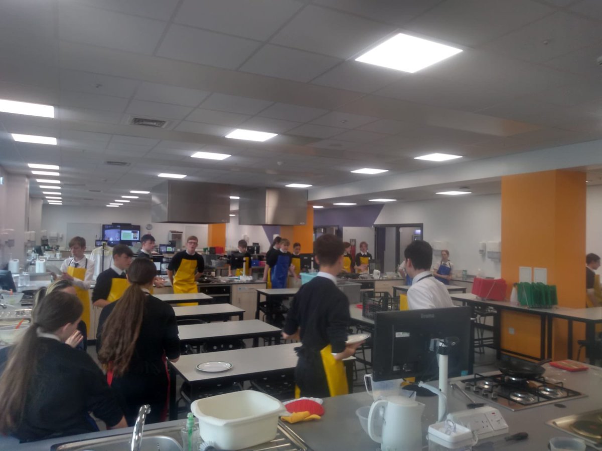 QHS Modern Languages tweet media