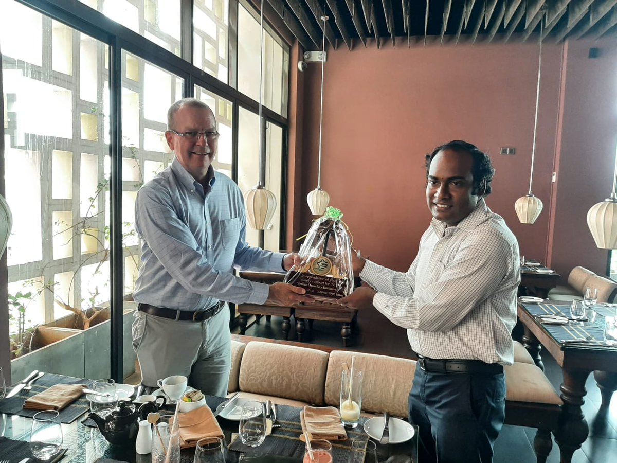 suvadi's tweet photo. Today our team met the Canadian High Commissioner in Jaffna and discussed with him the progress of the JCC initiative funded under The Canada Fund for Local Initiatives (CFLI) for Sri Lanka. @HCCanSriLanka  @comduit @SirakukalA https://t.co/lKmSREukWk