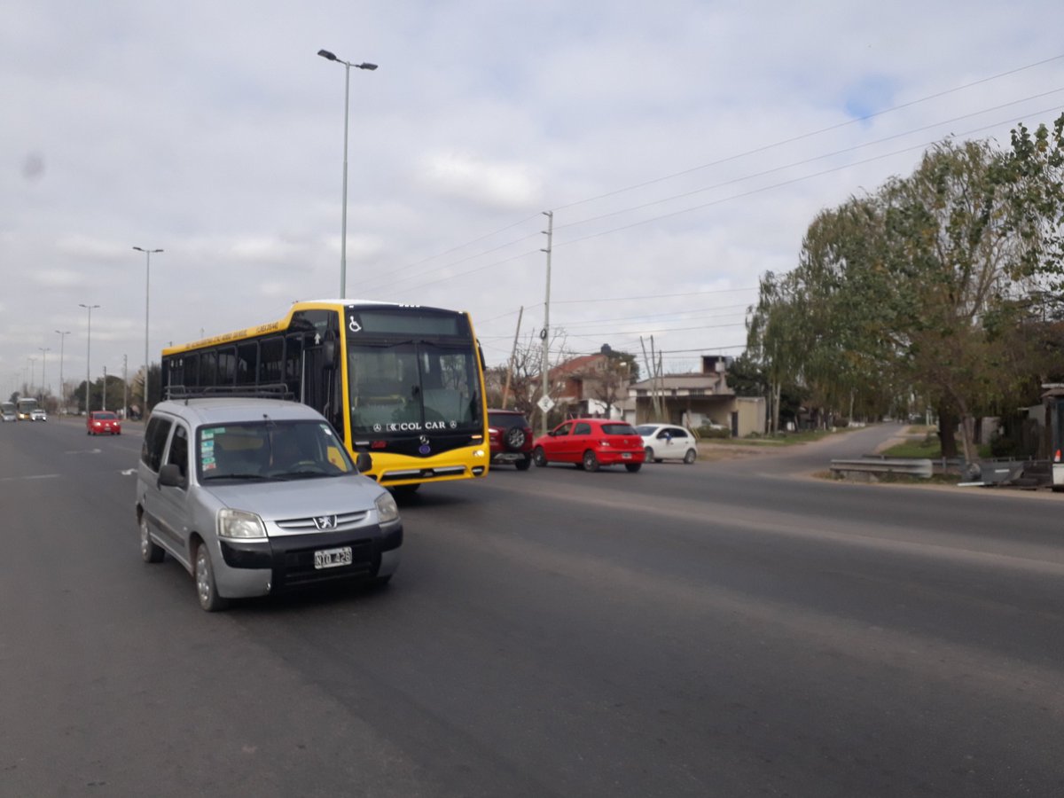 Bondisdeloeste's tweet photo. Lo nuevo de la lpgb se suman 4 nuevos nuovobus citta of1721 automáticos para la 440 así continuando su renovación de colectivos https://t.co/7q07Kh91Se